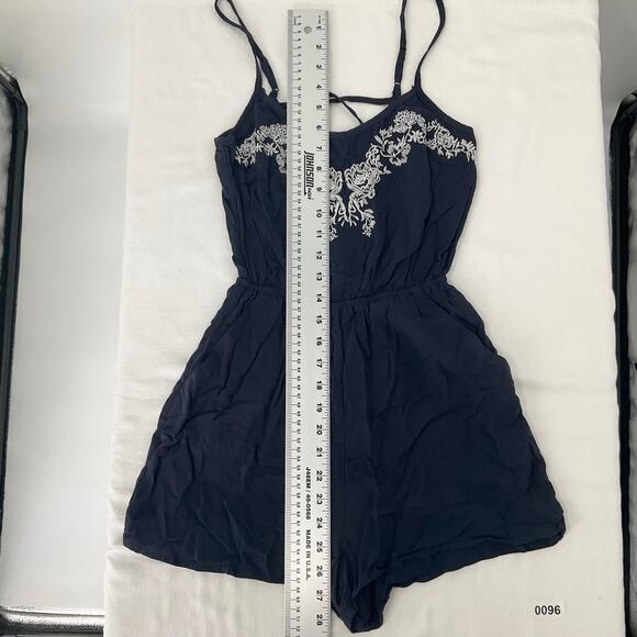 H&M Women Romper Jumpsuit Sleeveless Backless Short Blue Navy size 4 Small - Picture 2 of 8